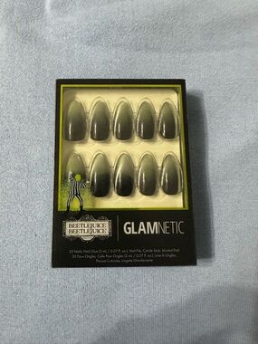 Beetlejuice x GLAMnetic Press-On Nails